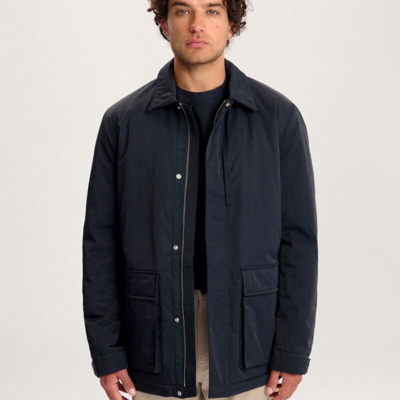 The minimal modern 360?? Field Jacket in Navy