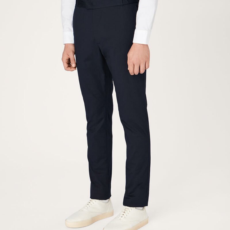 The refined 24 Trouser in Navy