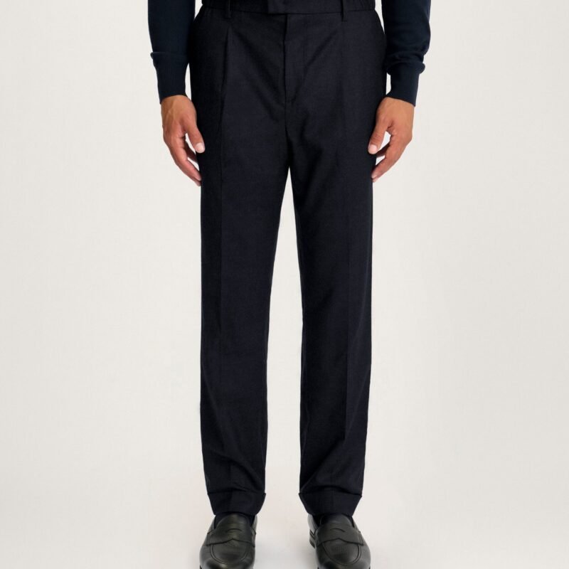 The refined 24 Trouser Pleated in Navy