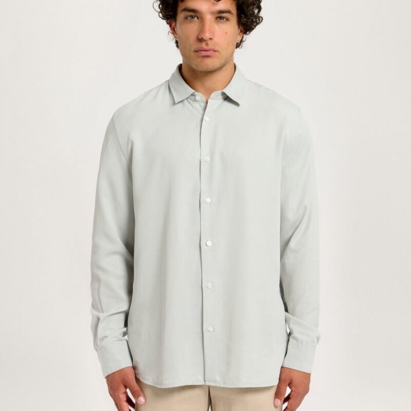 The Relaxed Tencel Shirt in Light Grey